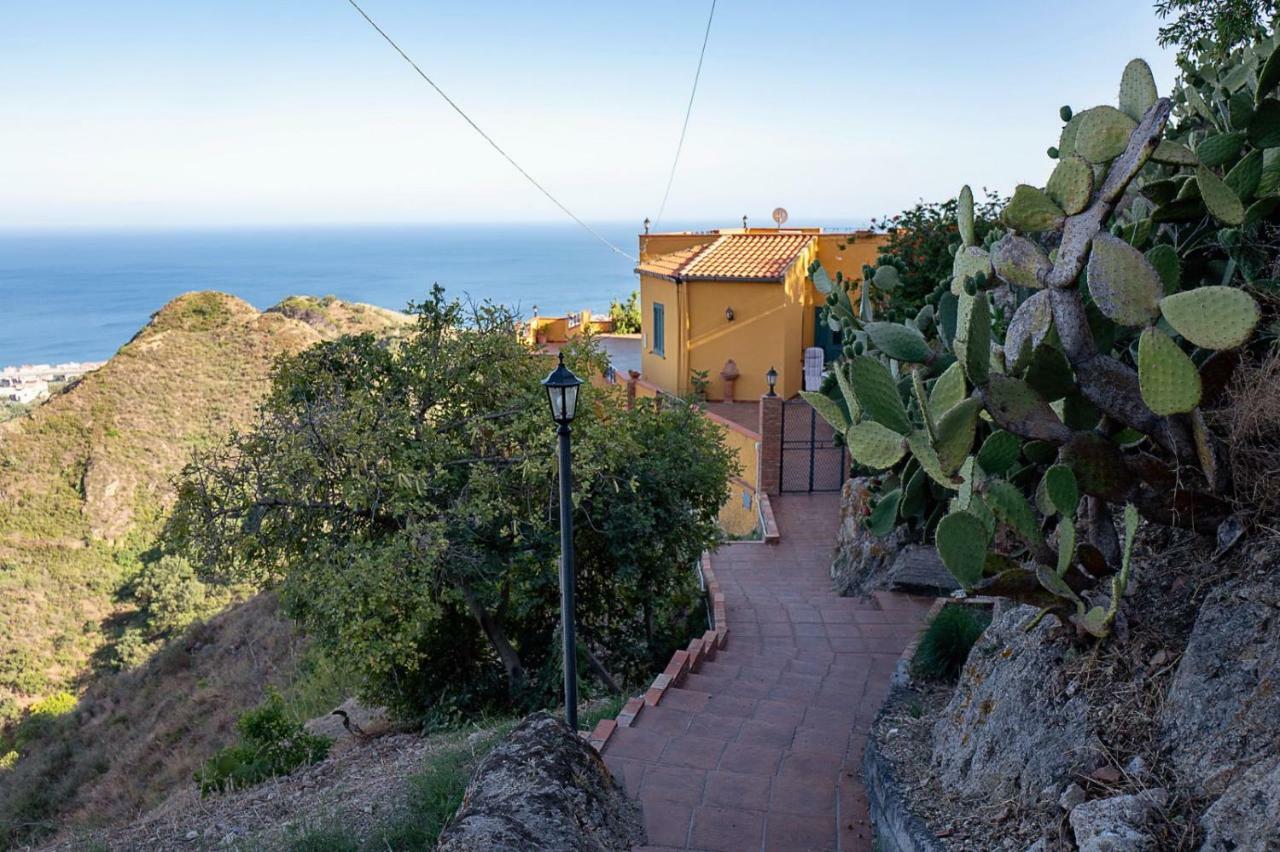 Marachia Apartment Savoca Exteriör bild